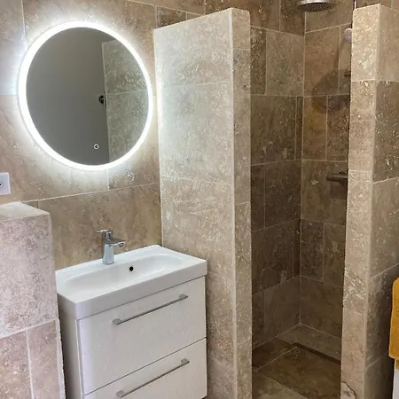 Charmant Studio avec Jardin / Parking privé - proximité plage et Foret La Seyne-sur-Mer